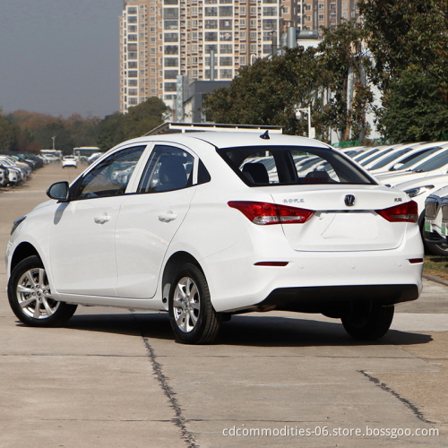 Low Price Gasoline Petrol Fuel 4 Doors 5 Seats Three Box Van Changan YueXiang Alsvin4 For Sale